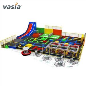 Dostosowany kolorowy duży park trampolinowy